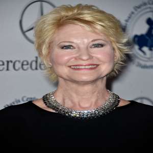 Dee Wallace